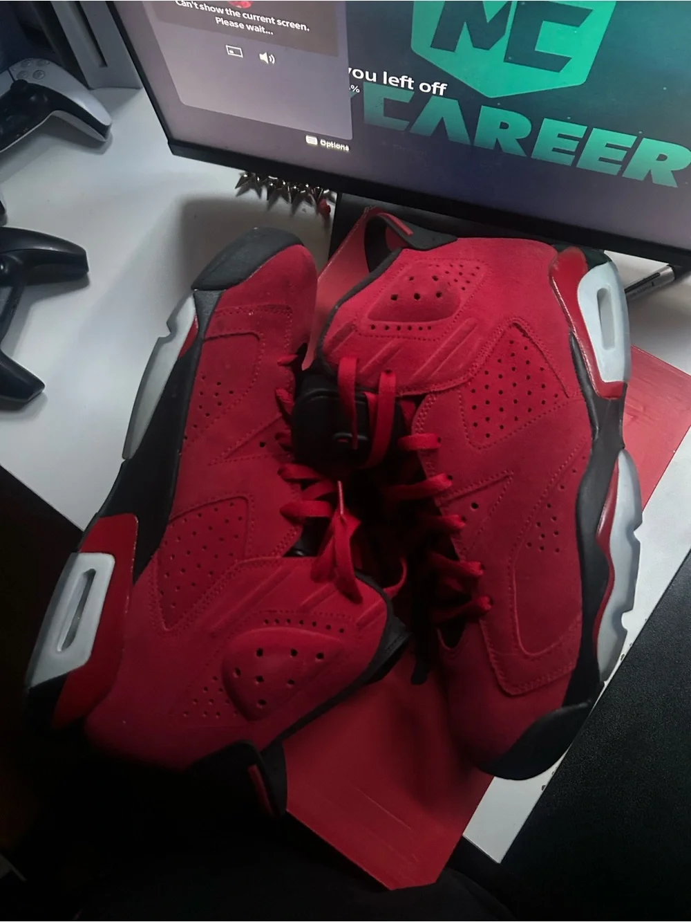 Jordan Men's Red and Black Air Retro Sneaker